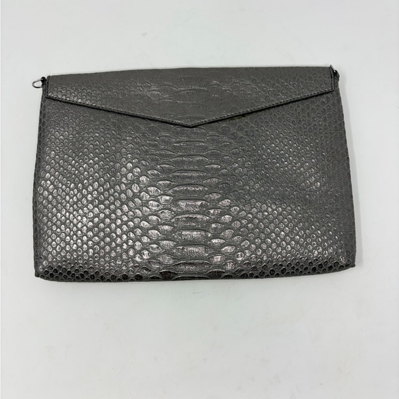 Stella & Dot City Slim Pewter Vegan Leather Clutch, EUC, MSRP $79 - Picture 7 of 11